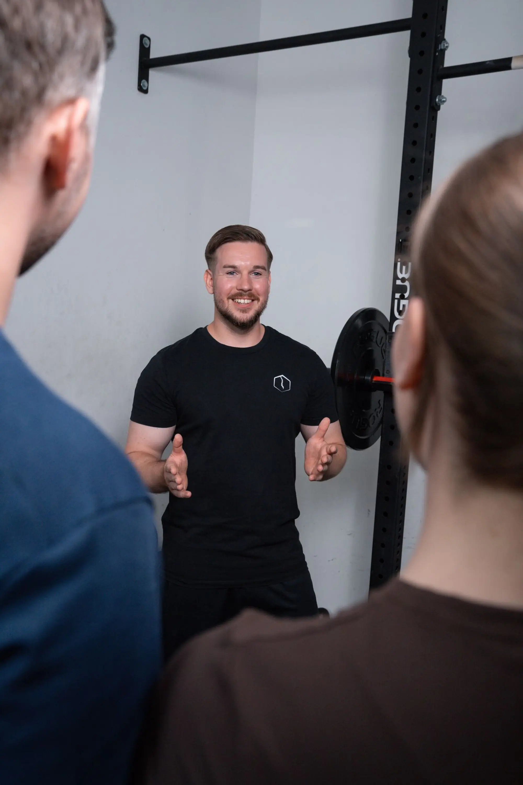 Florian Bader erklärt die nächste Übung